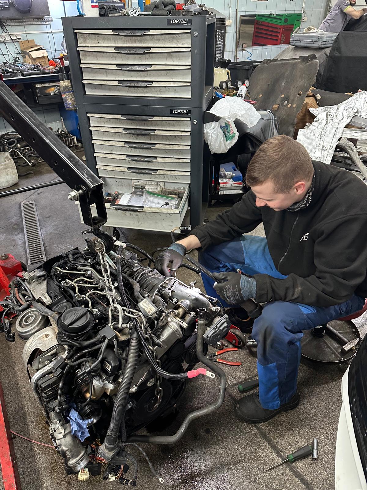 Wymiana rozrządu - pasek i pompa wody silnika